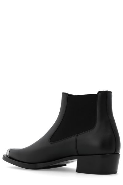Alexander McQueen pointed-toe ankle boots - Black