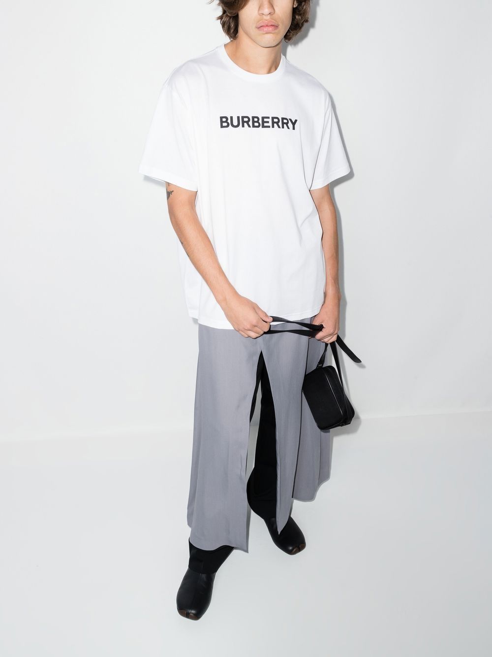 2024 BURBERRY LOGO-PRINT T-SHIRT ( NEW SEASON )