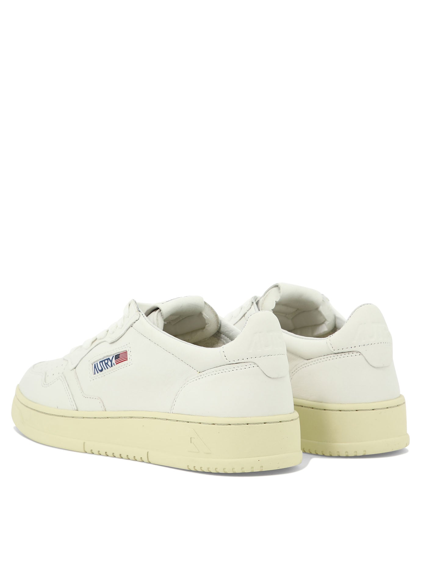 White AUTRY "MEDALIST" SNEAKERS